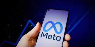 Meta licenzia 10mila persone