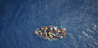 Migranti, 47 alla deriva dalla Libia
