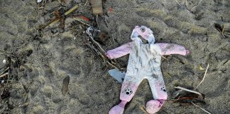 Naufragio migranti, errori e versioni diverse: la guerra sotterranea