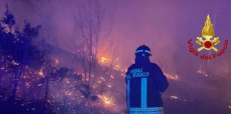 Incendio a Montegrino Valtravaglia, in fiamme decine di ettari di bosco