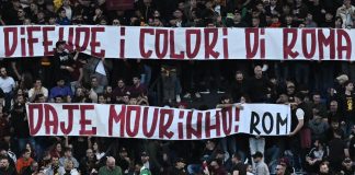 Tifosi della Roma si schierano con Mourinho, ‘panolada’ e striscioni all’Olimpico