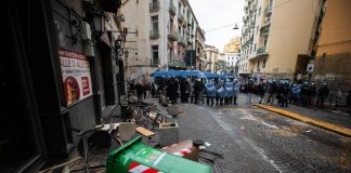 Napoli-Eintracht, scontri tra tifosi: primi 8 arresti