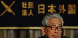 Addio a Kenzaburo Oe, ‘scomodo’ premio Nobel letteratura del Giappone