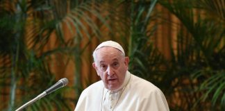Papa: “Celibato? Non sono ancora pronto a rivederlo”