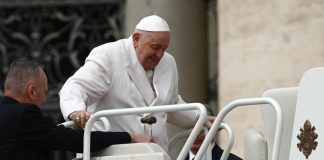 Papa ricoverato, in dubbio partecipazione a celebrazioni pasquali