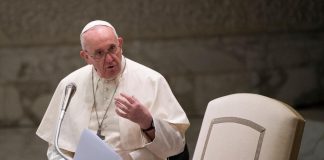 Papa: “Celibato nella Chiesa è una prescrizione temporanea”