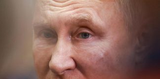 Russia, l’audio ‘rubato’ che accusa Putin: “È Satana, ha seppellito il Paese”