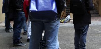 Bologna, il racconto dello studente aggredito: “Picchiato fuori da università, contro di noi in 20…”