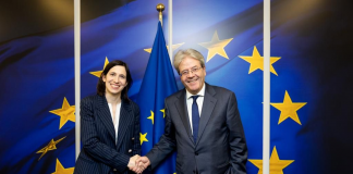 Pd, Schlein apprezzata in Ue. Ma a Roma è scontro su capigruppo
