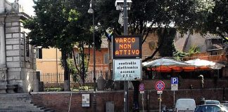 Roma, lite tra ragazzini a Trastevere: “Avevano sampietrini in mano”