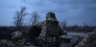 Ucraina a corto di combattenti esperti e armi, cresce pessimismo: l’analisi