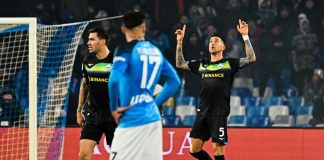 Napoli-Lazio 0-1, gol di Vecino: la capolista si ferma