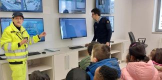 Borgo Virgilio, i bambini della scuola dell’infanzia visitano la centrale operativa della Polizia Locale
