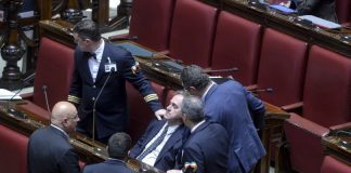 Def, dopo bagarre e malore per Bonelli via libera della Camera