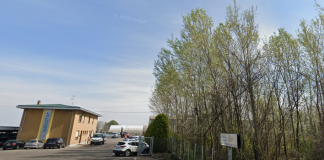 Putrella di metallo cade sul piede di un operaio che finisce in ospedale