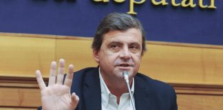 Terzo Polo, Calenda ai suoi: “Ora silenzio stampa, da Iv spettacolo indecoroso”