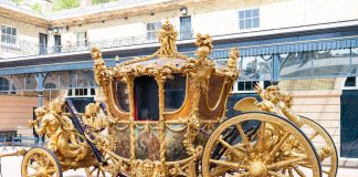 Incoronazione Carlo III, due le carrozze per il re: ecco perché