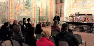 Palazzo d’Arco, l’arte InCalza sul filo dell’alchimia: presentata la nuova linea