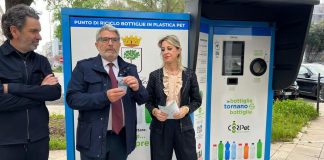 Coripet inaugura 5 nuovi ecocompattatori a Lecce per il riciclo del Pet