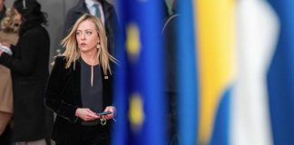 Migranti, Ue: “Contatti con Roma per capire cosa implichi stato d’emergenza”