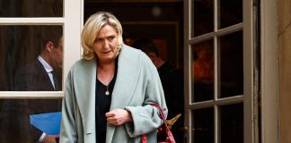 Francia, malore per Jean Marie Le Pen. La figlia Marine: “Sta bene”