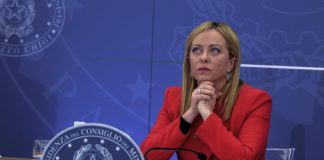 Meloni, Cnn: “Un successo i primi 100 giorni, ora fermerà i barconi di migranti?”