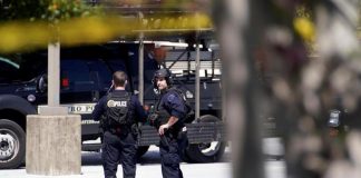 Usa, il pallone finisce in giardino: spara a bimba e padre