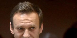 Russia, Navalny in condizioni critiche per possibile avvelenamento