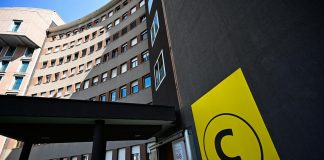 Berlusconi in terapia intensiva. Il fratello: “Ce la farà”