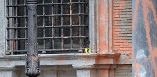 Arriva ddl Fdi contro ‘eco-vandali’, carcere per chi imbratta beni culturali