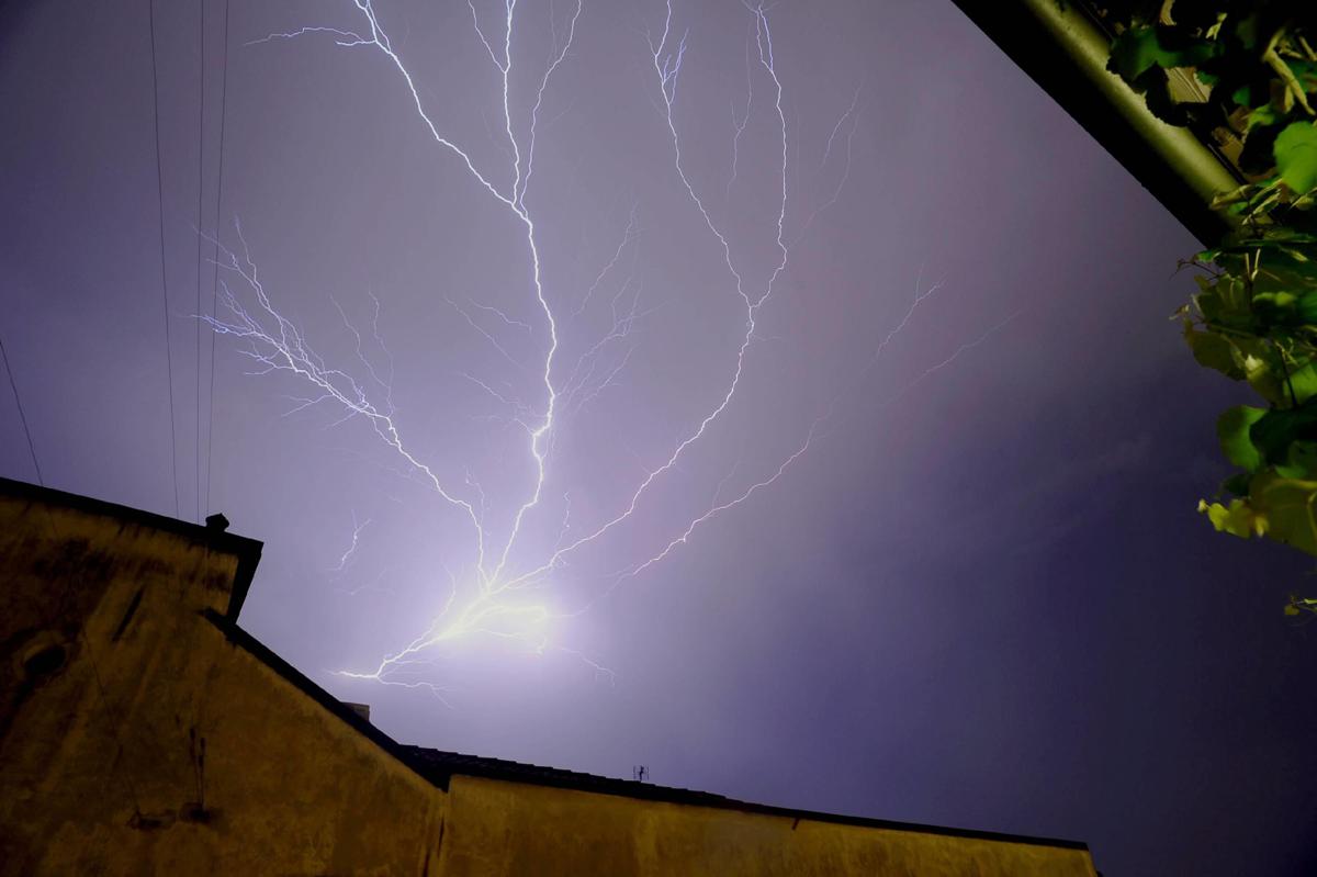 Maltempo Sull'Italia, Temporali E Raffiche Di Burrasca: Scatta Allerta ...