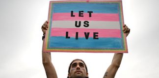 Usa, in Florida stretta anti-transgender: a scuola vietato scegliere pronome diverso dal sesso