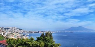 Napoli, cadavere di donna in un giardino a Posillipo: non si esclude omicidio