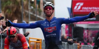 Giro d’Italia 2023, volata tra le cadute: Groves vince quinta tappa