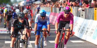 Giro d’Italia 2023, Dainese vince 17a tappa al fotofinish