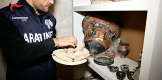 Scavi archeologici clandestini, arresti e perquisizioni in 5 regioni