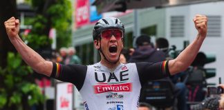 Giro d’Italia, Ackermann vince 11esima tappa. Thomas sempre in rosa