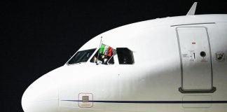 Meloni in volo verso Emilia Romagna dopo scalo in Kazakistan