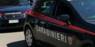 Roma, gli rompono finestrino del Suv: scende e spara. Nessun ferito