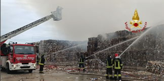 Incendio cartiera, interviene la Prefettura che valuta ulteriori strumenti di monitoraggio