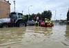 Alluvione Emilia Romagna, trattori a Conselice per abbassare livello acqua