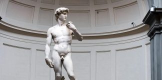 Il David di Michelangelo fa di nuovo scandalo, censurata pubblicità in Scozia