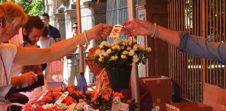 Festa mamma, stravincono i fiori per regalo: li scelgono il 64%