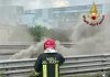 Incendio su via Tiburtina oggi a Roma, cavi interrati a fuoco