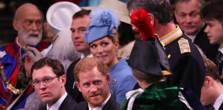 Incoronazione Carlo III, Harry in terza fila con Andrea