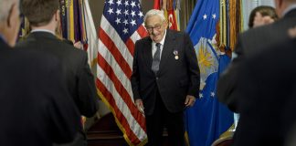 I 100 anni di Kissinger, Grande Vecchio della politica estera americana