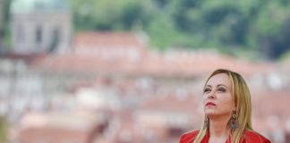 Fuoco incrociato Francia-Spagna, gelo Meloni: “Attaccano perché in difficoltà”
