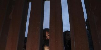 Migranti, New York sospende il diritto al posto letto: raggiunto il limite