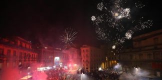 Napoli campione d’Italia, città in delirio: un morto durante festa per scudetto