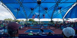 Pickleball sfida padel e sbarca a Roma: regole, pallina e misure campo